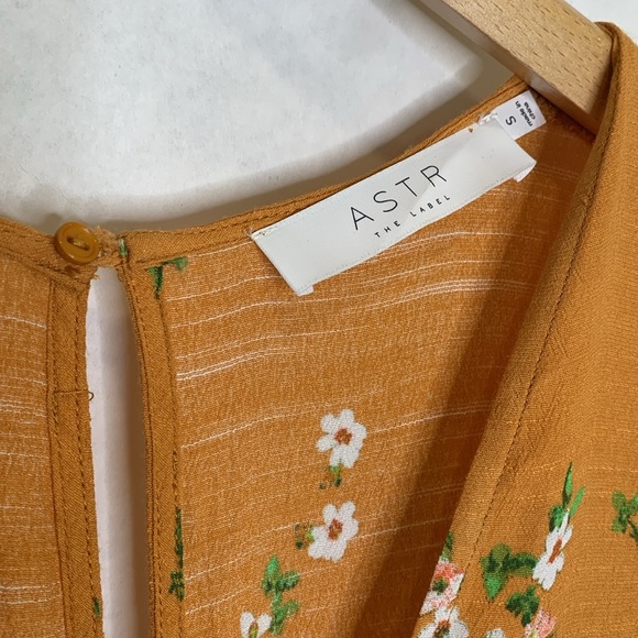 ASTR Floral Puff Sleeve Button Front Midi Dress Size Small Golden Oakley Belted - Picture 2 of 14